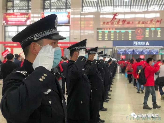 3675位逆行者回家:各地最高禮遇迎接援鄂醫(yī)護(hù)回家,感謝英雄,后會有期 3675位逆行者回家:各地最高禮遇迎接援鄂醫(yī)護(hù)回家,感謝英雄,后會有期